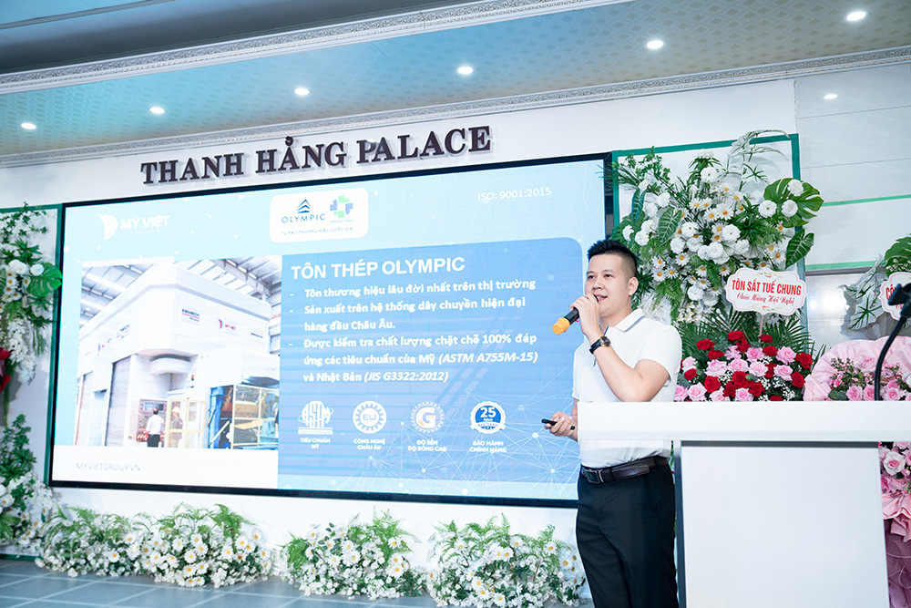 Chuyên viên kinh doanh giới thiệu về đặc tính và năng lực sản xuất của Tôn Olympic