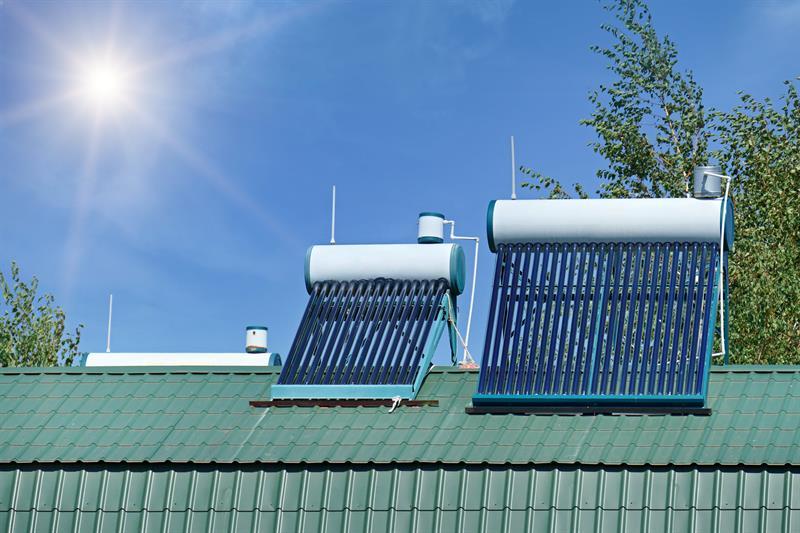 Lắp đặt máy năng lượng mặt trời trên mái tôn