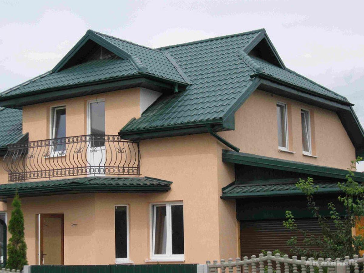 Tôn cách nhiệt Vitek xanh rêu giả ngói mang vẻ đẹp sang trọng nhưng cũng không kém phần thu hút cho công trình