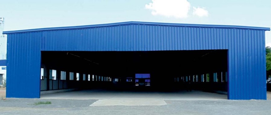 Nhà xưởng sử dụng tôn lợp mái màu xanh dương mang lại sự tươi mát