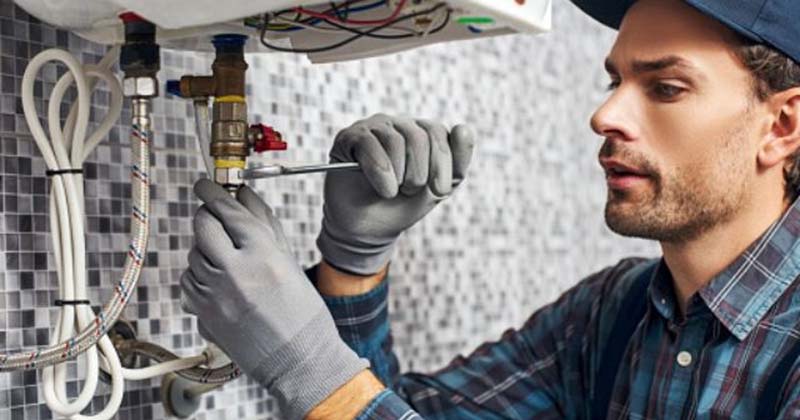 Vệ sinh bình nóng lạnh định kỳ để nâng cao tuổi thọ của thiết bị