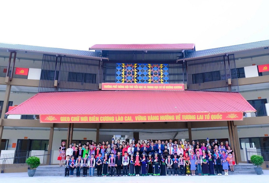 Với khả năng che chắn tốt, độ bền cao nên tấm lợp Olympic Plus cũng là một trong những lựa chọn hàng đầu cho các công trình công cộng đặc biệt là trường học