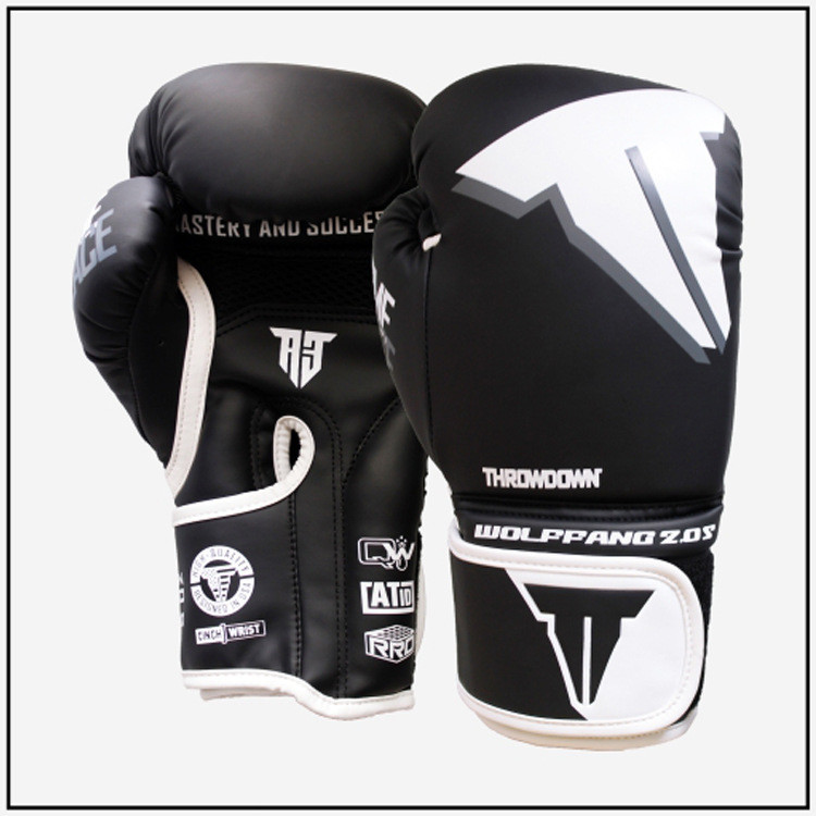 GĂNG BOXING THROWDOWN WOLF-FANG