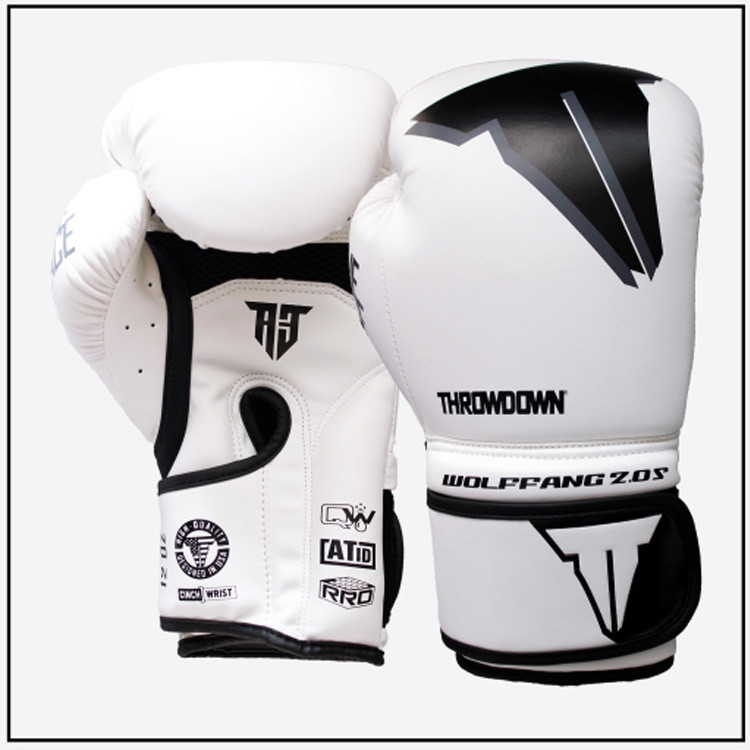 GĂNG BOXING THROWDOWN WOLF-FANG