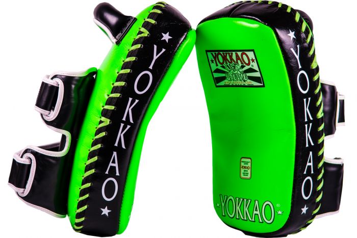 PAD CHÂN YOKKAO CURVED KICKING PADS THAI FLAG