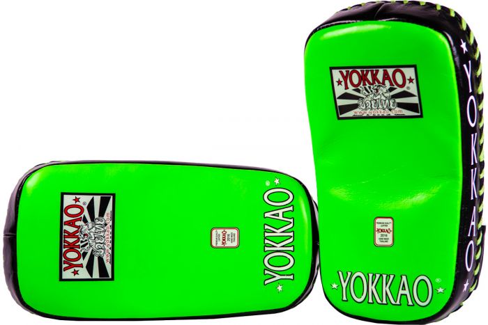 PAD CHÂN YOKKAO CURVED KICKING PADS THAI FLAG
