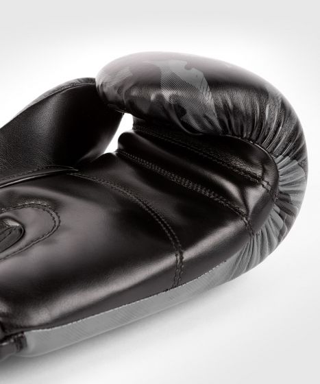 GĂNG VENUM DEFENDER CONTENDER 2.0 BOXING GLOVES - BLACK/BLACK