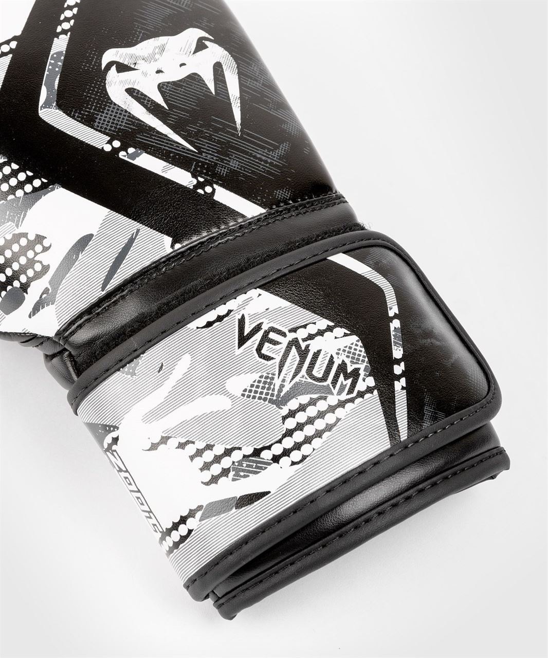 GĂNG VENUM DEFENDER CONTENDER 2.0 BOXING GLOVES - URBAN CAMO