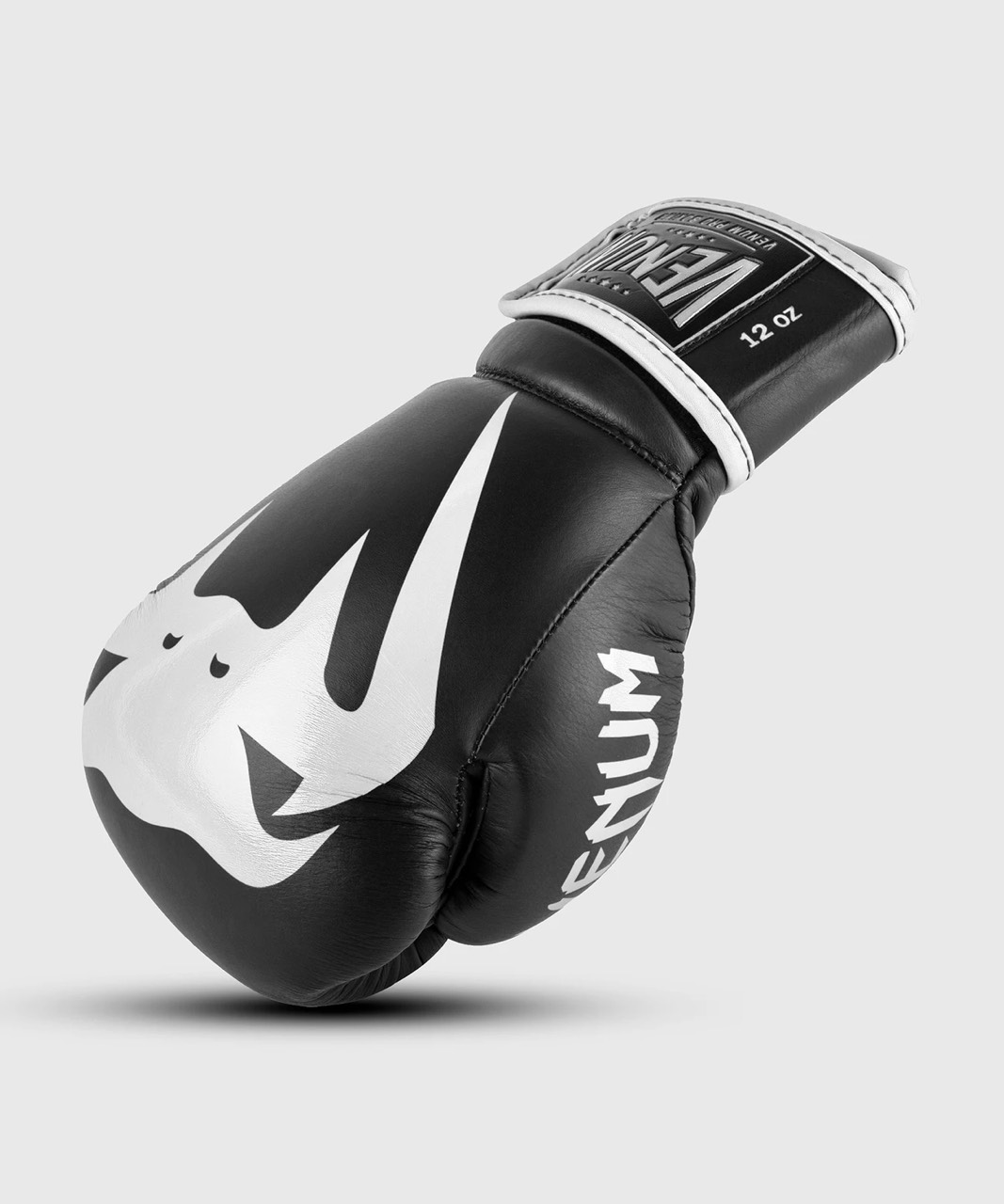 GĂNG VENUM GIANT 2.0 PRO BOXING GLOVES VELCRO - BLACK/WHITE