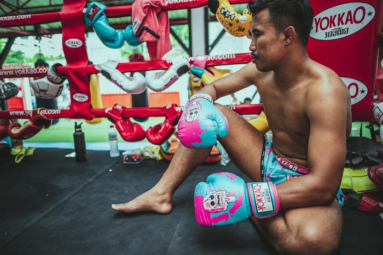 GĂNG YOKKAO HIGH SCREAM BOXING GLOVES