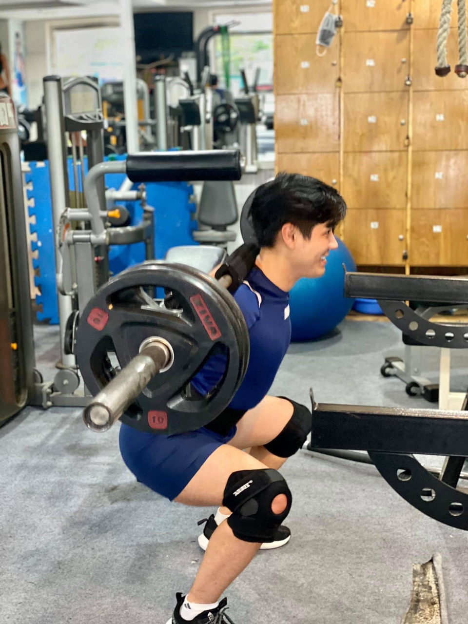 BÓ GỐI THỂ THAO LOẠI  DÁN Băng bảo vệ đầu gối Đai Bảo Vệ Đầu Gối Đai bảo vệ đầu gối Miếng đệm bảo vệ đầu gối khi chơi thể thao Đai quấn bảo vệ khớp gối