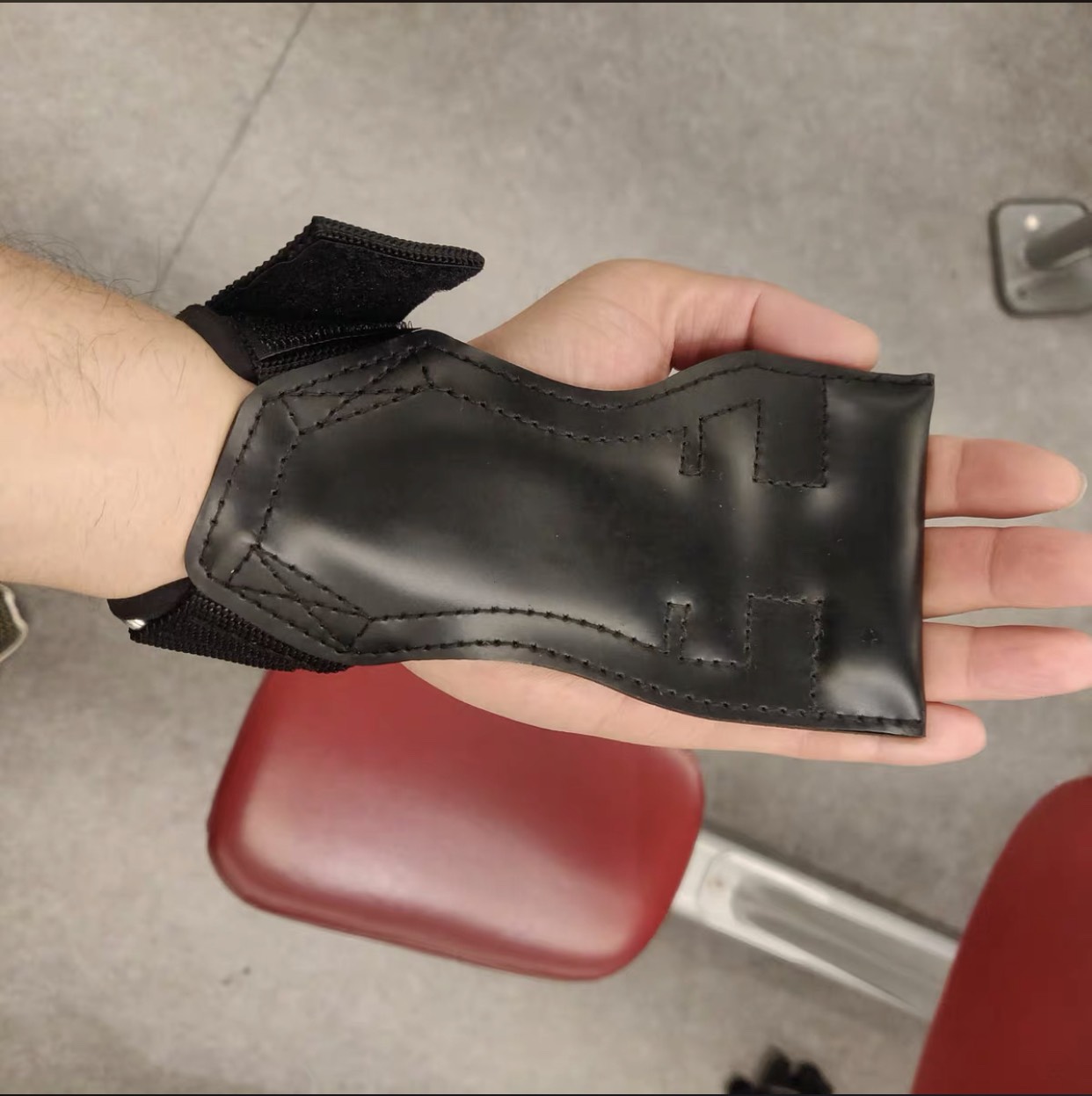 AB VERSA gripps  lifting grips dây kéo lưng  găng tay tập gym bao tay tập gym găng tay thể hình bao tay thể hình , Dây Kéo Lưng quấn cổ Tay Lifting Da , dây Strap