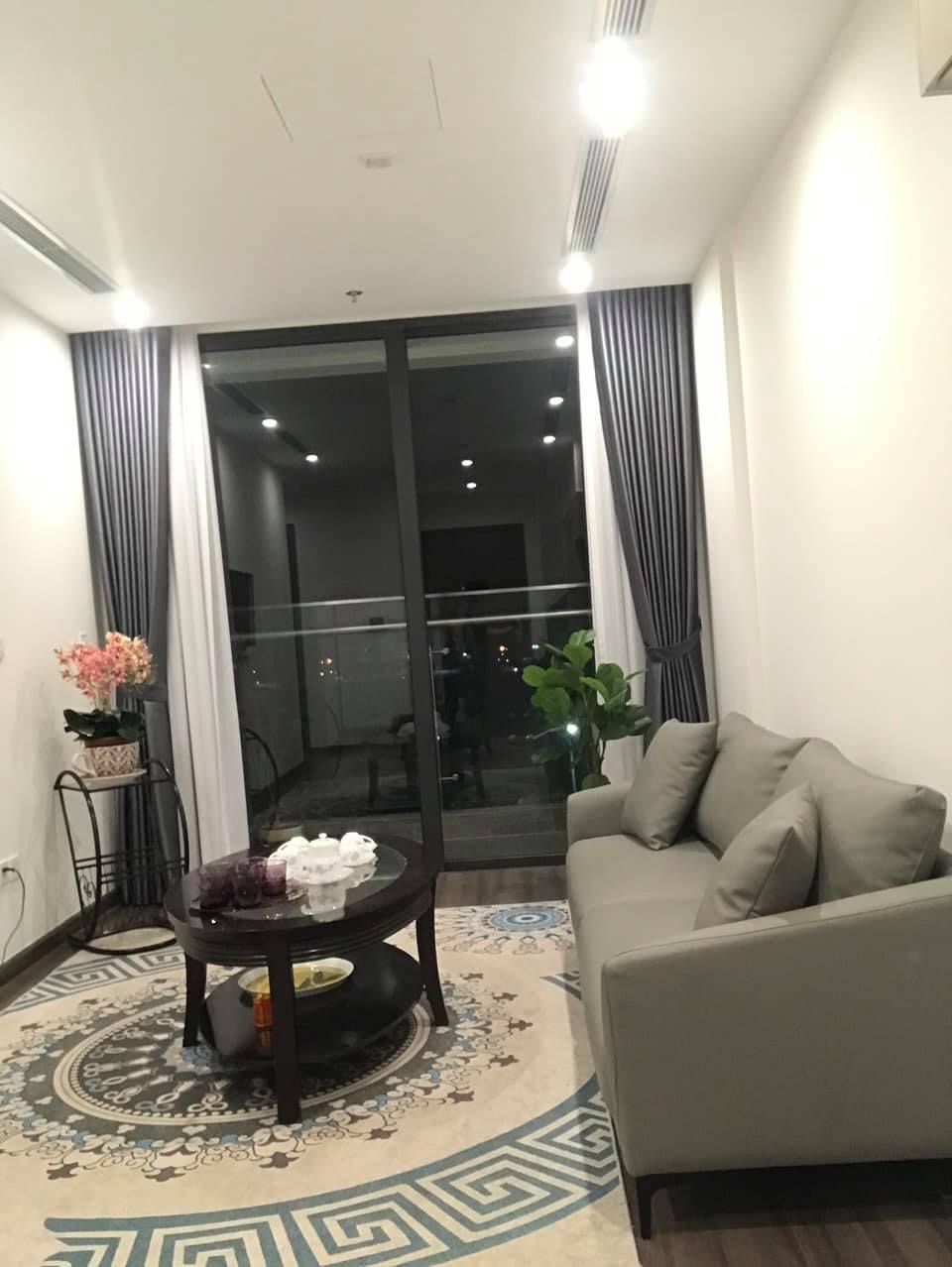 Cho thuê chung cư cao cấp Symphony 02 phòng ngủ 66m2 full đồ xịn giá 12 triệu/ tháng. Liên hệ Mr Điệp: 0358869668.