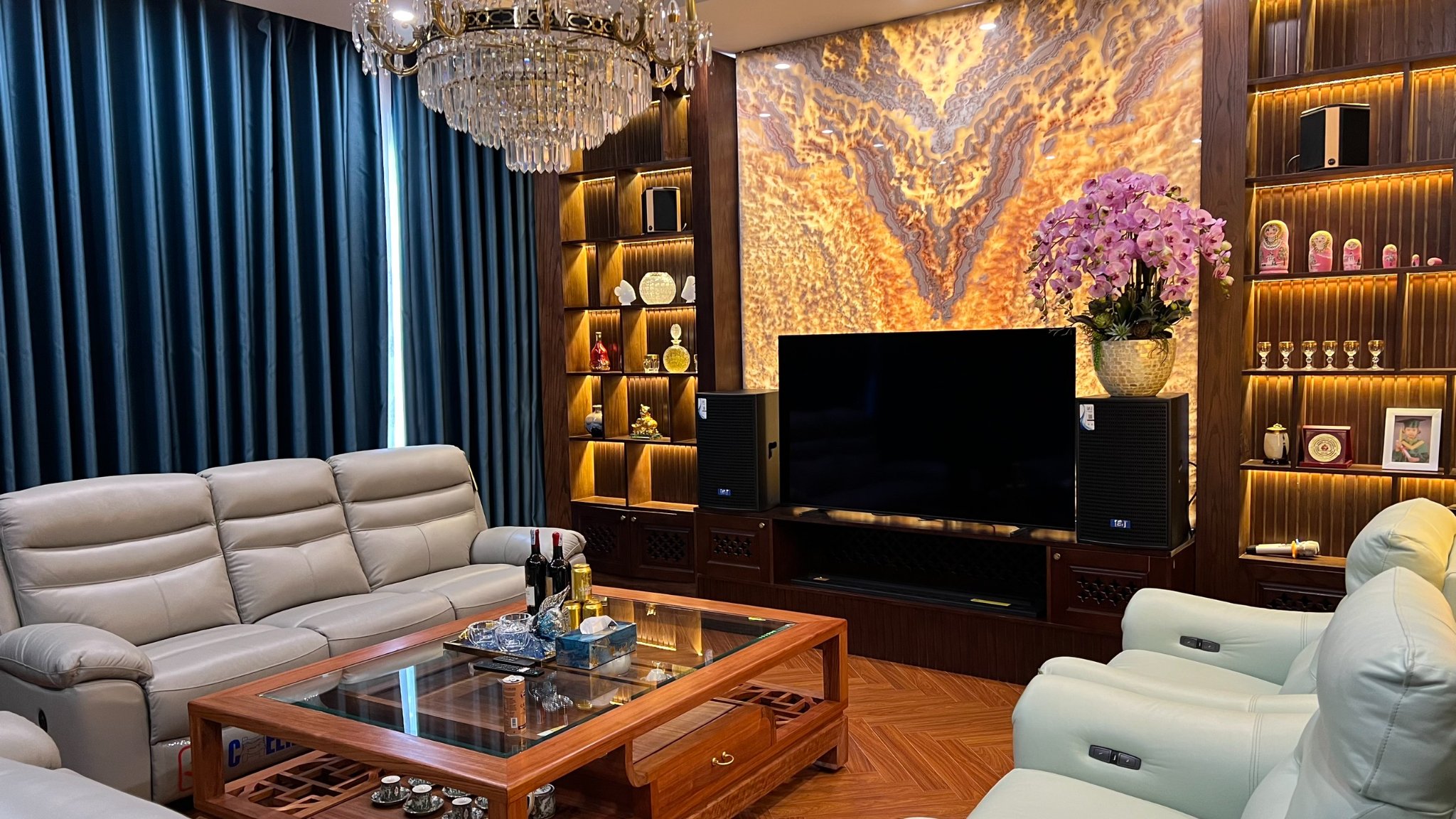 Cho thuê biệt thự cao cấp Khai Sơn Hill Ngọc Thuỵ, Long Biên. 200m2. Full nội thất. LH 0963892968.