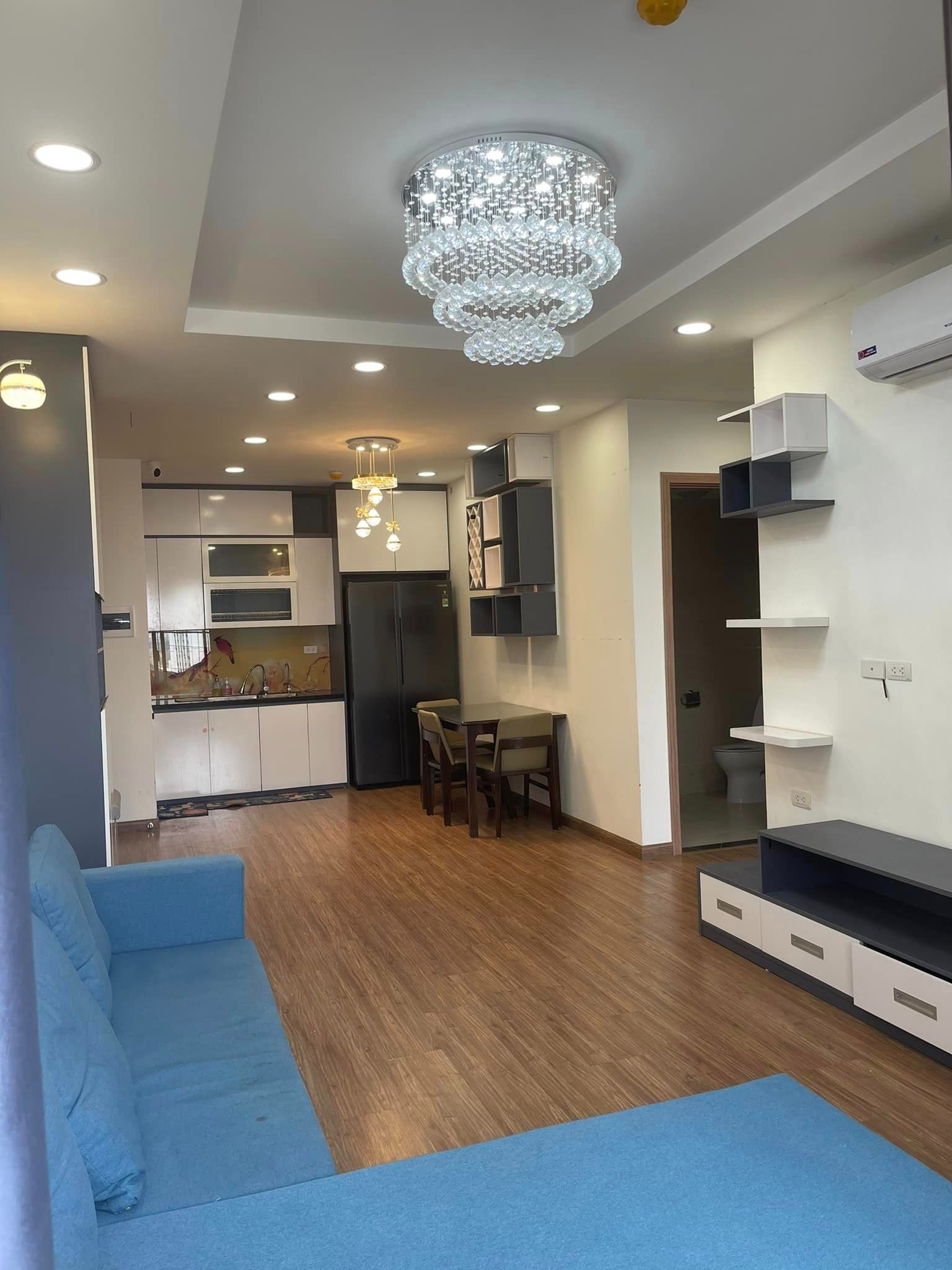 Cho thuê căn hộ full đồ Le Grand Jardin sài đồng , Long Biên. 2 PN. 55m. 8 triệu. Lh: 0376692730