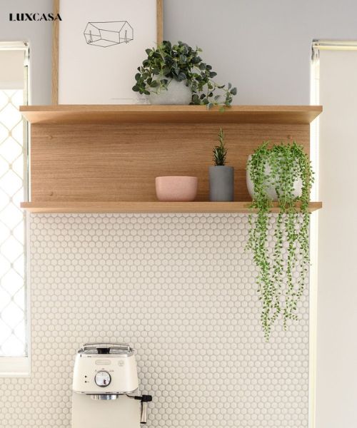 Không gian nhà bếp cảm giác mở rộng ra hơn khi dùng gạch mosaic ốp tường