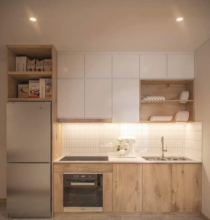 Gạch thẻ ốp bếp mang đến sự cao cấp hơn kính nhưng việc vệ sinh các đường ron sẽ vất vả hơn nhiều