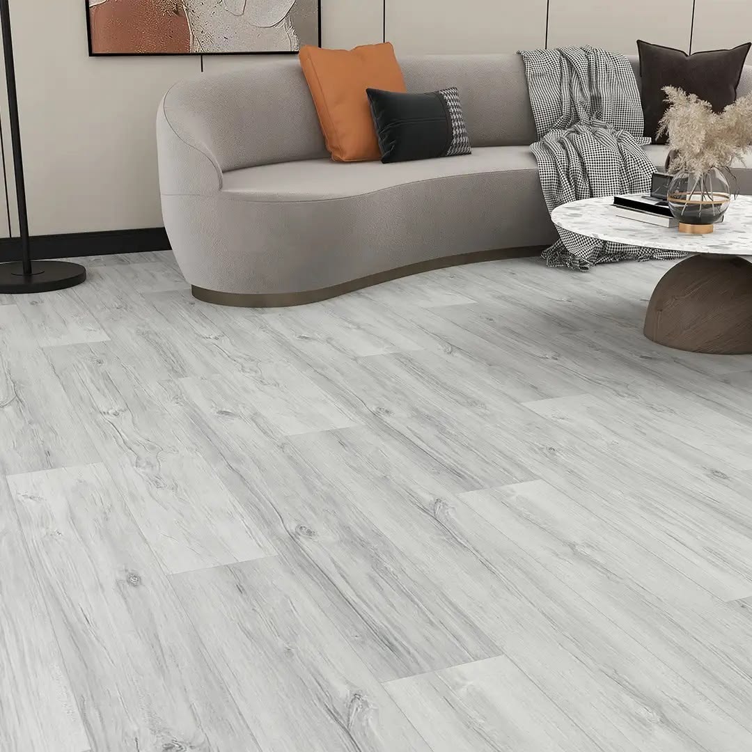 Gạch giả gỗ màu xám lát sàn nhà