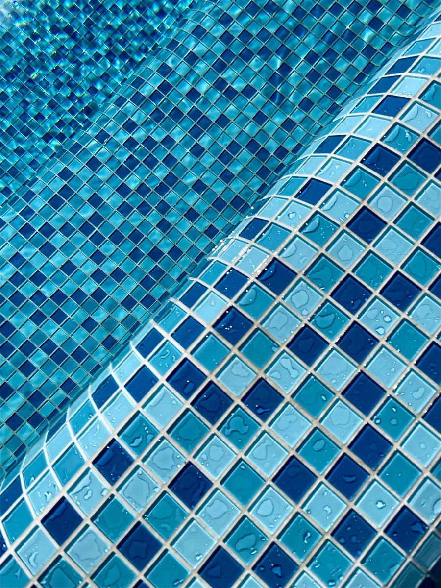 Gạch mosaic ốp bể bơi