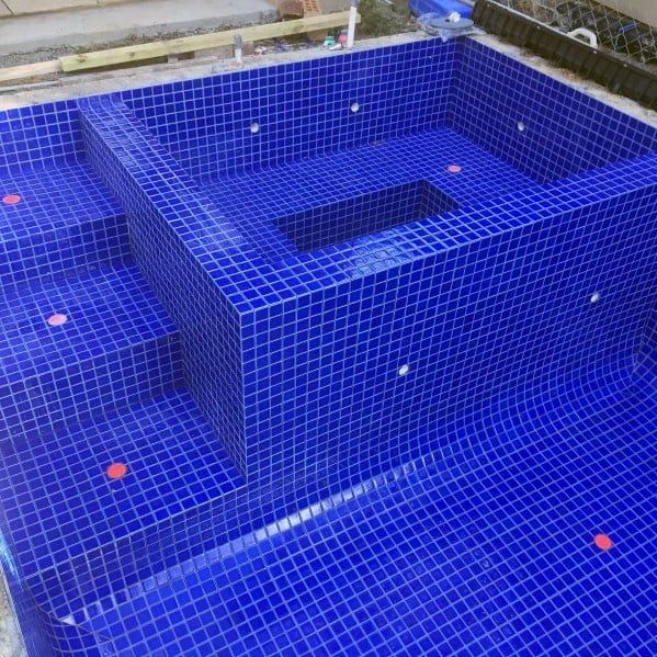 Gạch mosaic ốp bể bơi màu xanh đậm