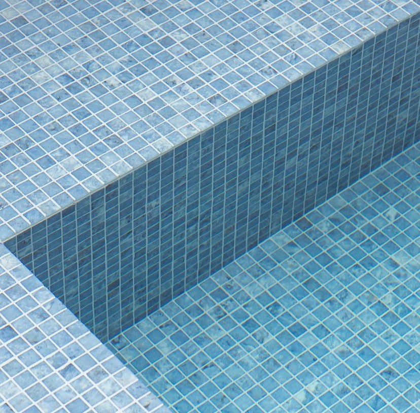 Gạch mosaic ốp bể bơi màu xanh nhạt
