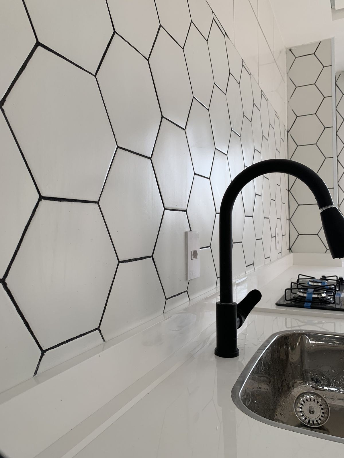 Gạch ốp bếp hình lục giác