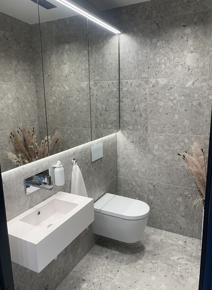 Gạch ốp nhà tắm màu xám vân đá terrazzo