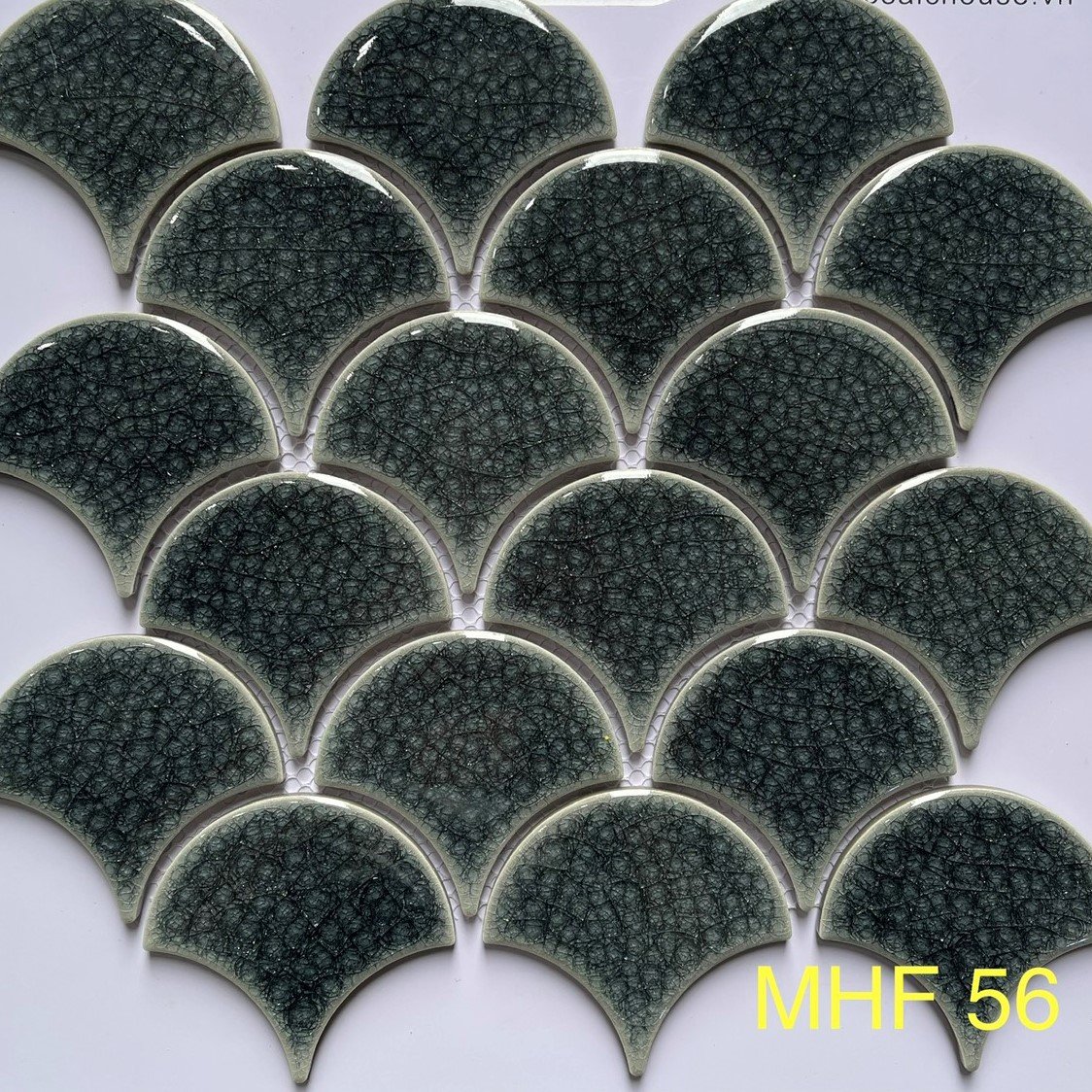 Gạch mosaic vảy cá MHF56 (Màu đen)