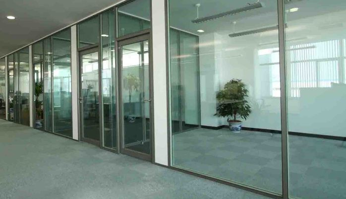 Báo giá vách kính cường lực 12mm tốt nhất
