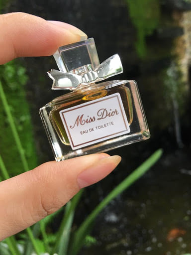 Nước hoa nữ mini Miss Dior Eau De Parfum 5mL #18 Nước hoa nữ mini Miss Dior Eau De Parfum 5mL