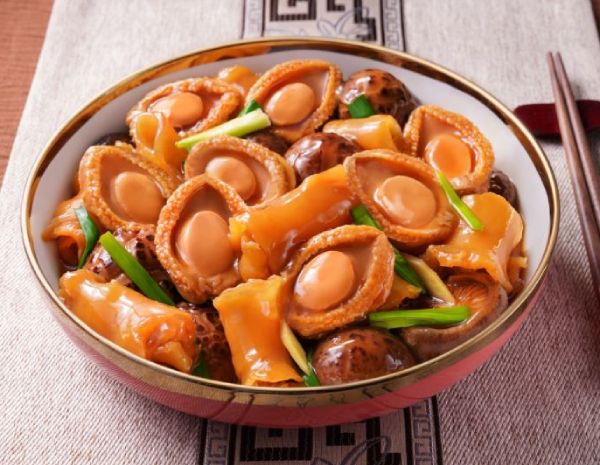 Bào Ngư Hầm Nấm & Bong Bóng Cá – Món Ăn Sang Trọng, Bổ Dưỡng Bào Ngư Hầm Nấm & Bong Bóng Cá – Món Ăn Sang Trọng, Bổ Dưỡng