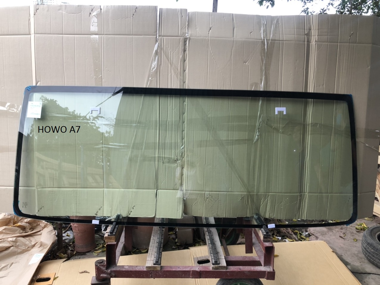 Kính chắn gió HOWO A7