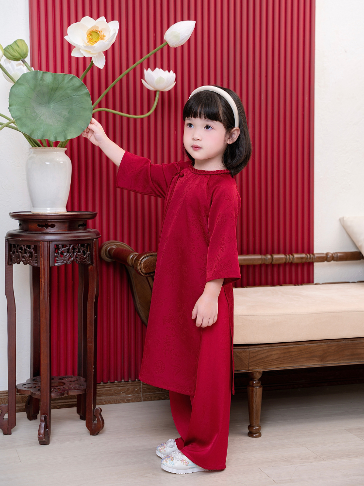 Áo dài đỏ cổ tết