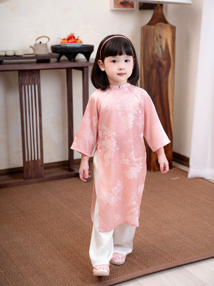 Áo dài hồng hạc hoa hồng