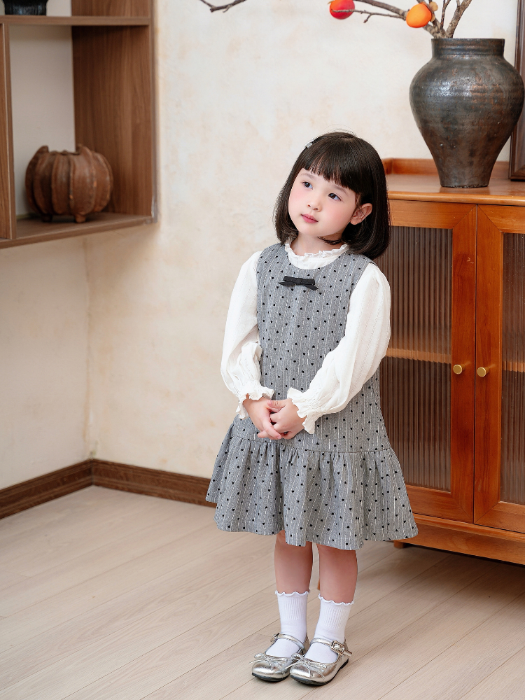 Váy sát nách phối nơ đuôi cá tim đen xinh xắn