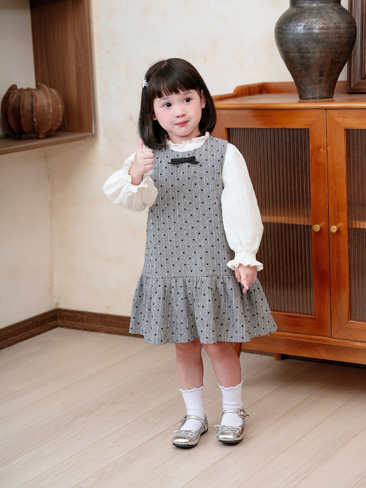 Váy sát nách phối nơ đuôi cá tim đen xinh xắn