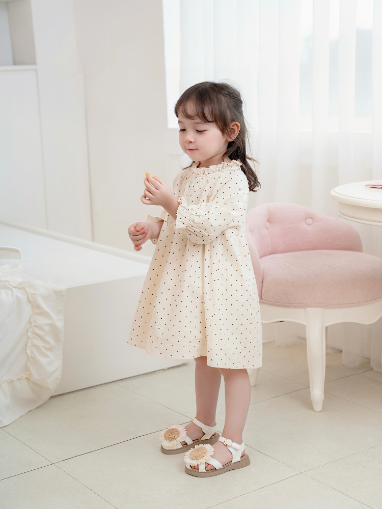 Váy tay dài chấm bi nhún ngực