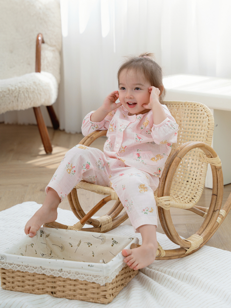 Bộ dài xô tre thỏ xám nền hồng