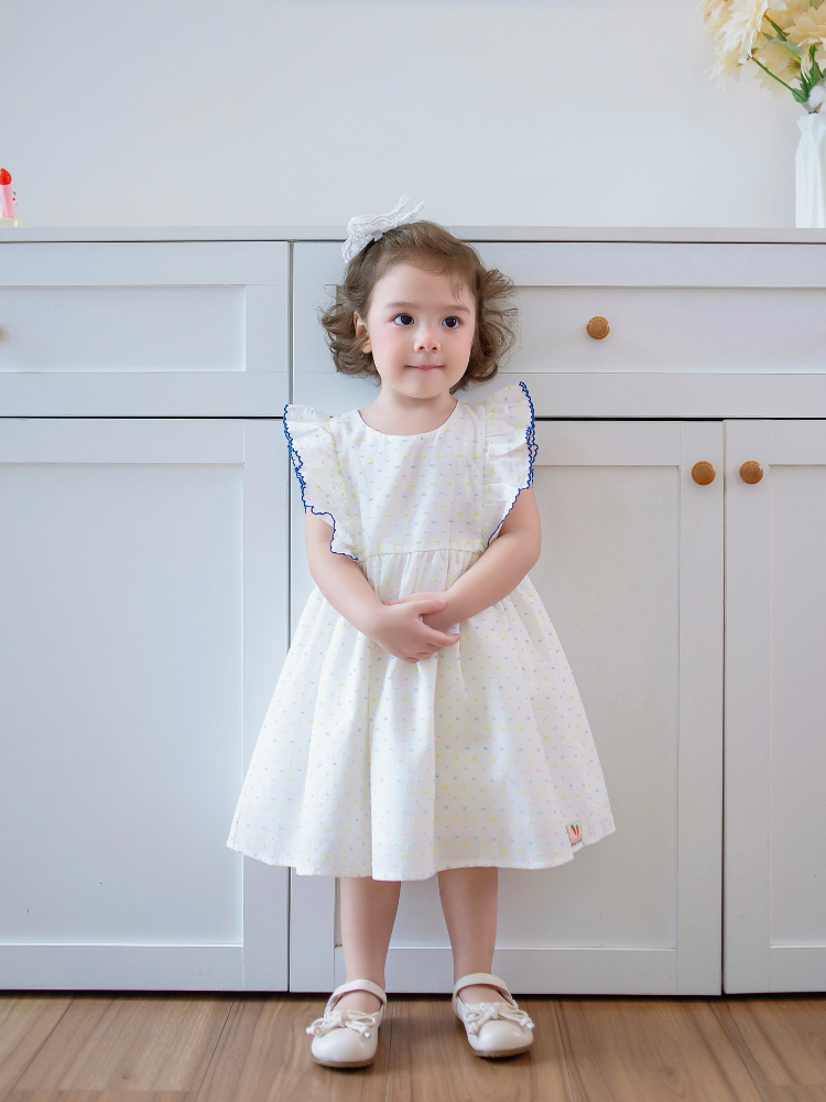 Váy trắng sát nách cánh tiên thô hạt sắc màu