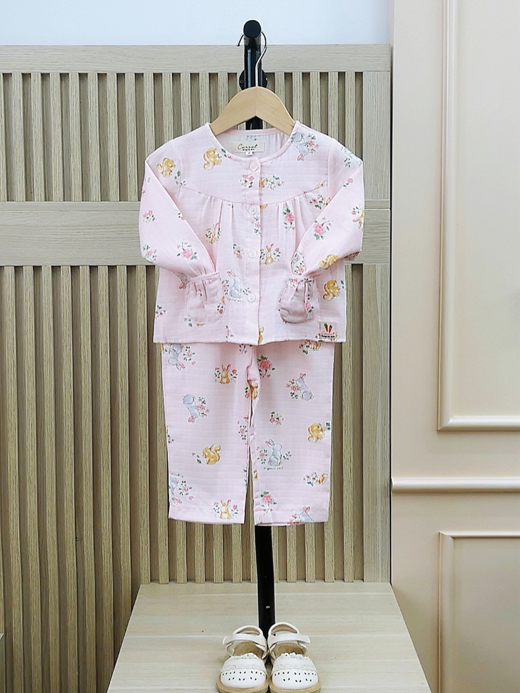 Bộ dài xô tre thỏ xám nền hồng