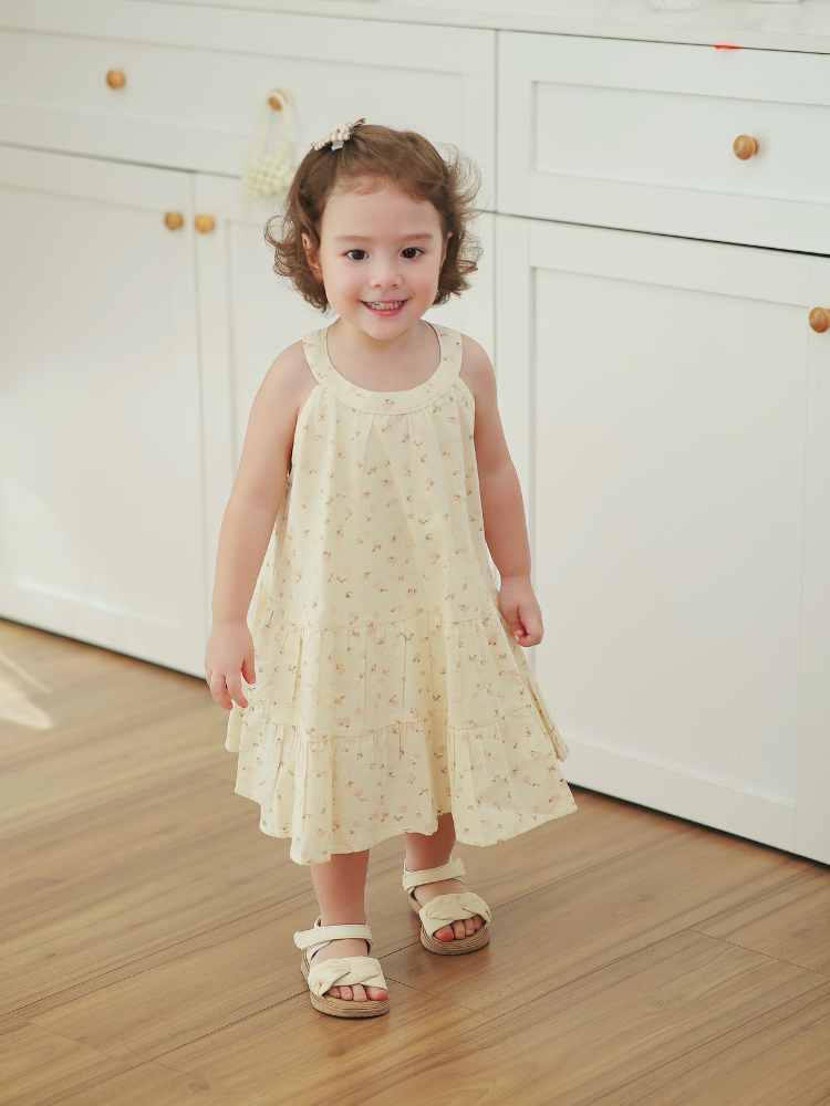 Váy cổ yếm linen hoa nhí hồng nhạt