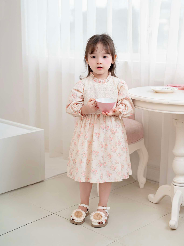Vay tay dài hoa hồng leo phối ren ngực