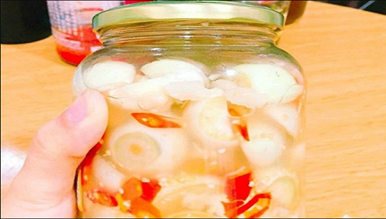 Chi tiết cách làm cà pháo muối kim chi chua cay, giòn tan cực ngon