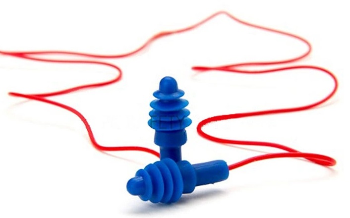 Nên mua nút tai hay chụp tai chống ồn?