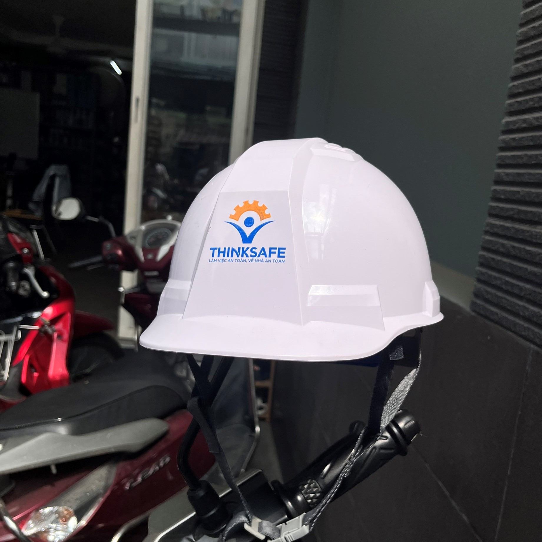 In logo trên mũ bảo hộ tại TP. Hồ Chí Minh giá rẻ