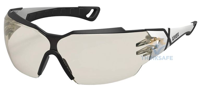 Tại Sao Nên Sử Dụng Kính Bảo Hộ Lao Động?