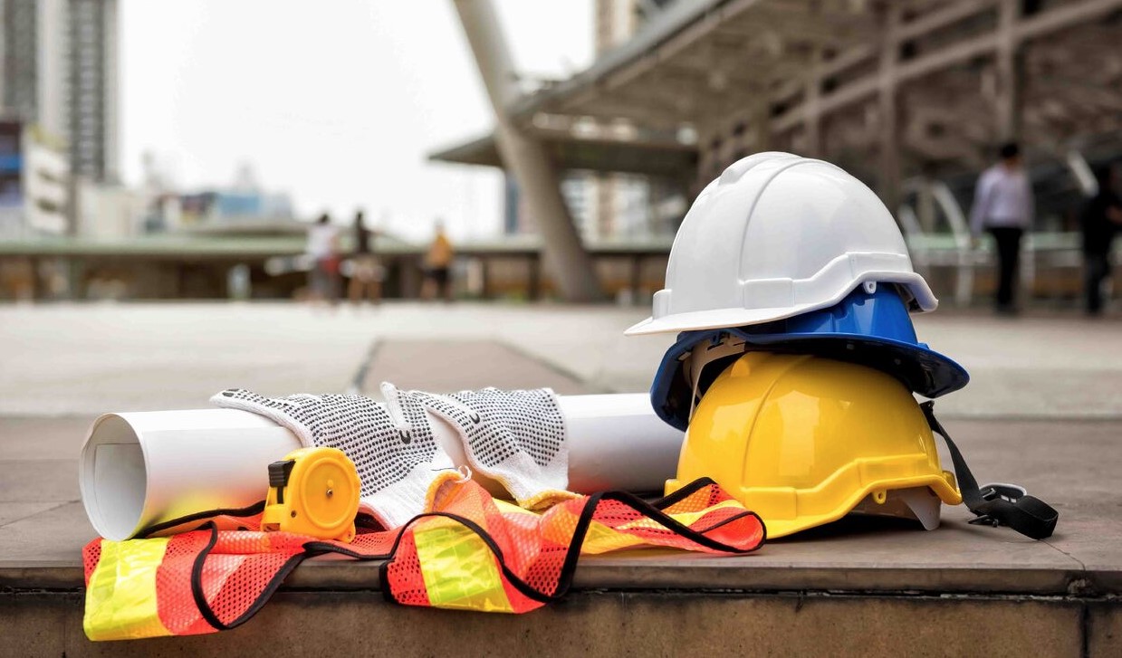 Phân biệt công dụng mũ bảo hộ qua màu sắc và các tiêu chuẩn an toàn