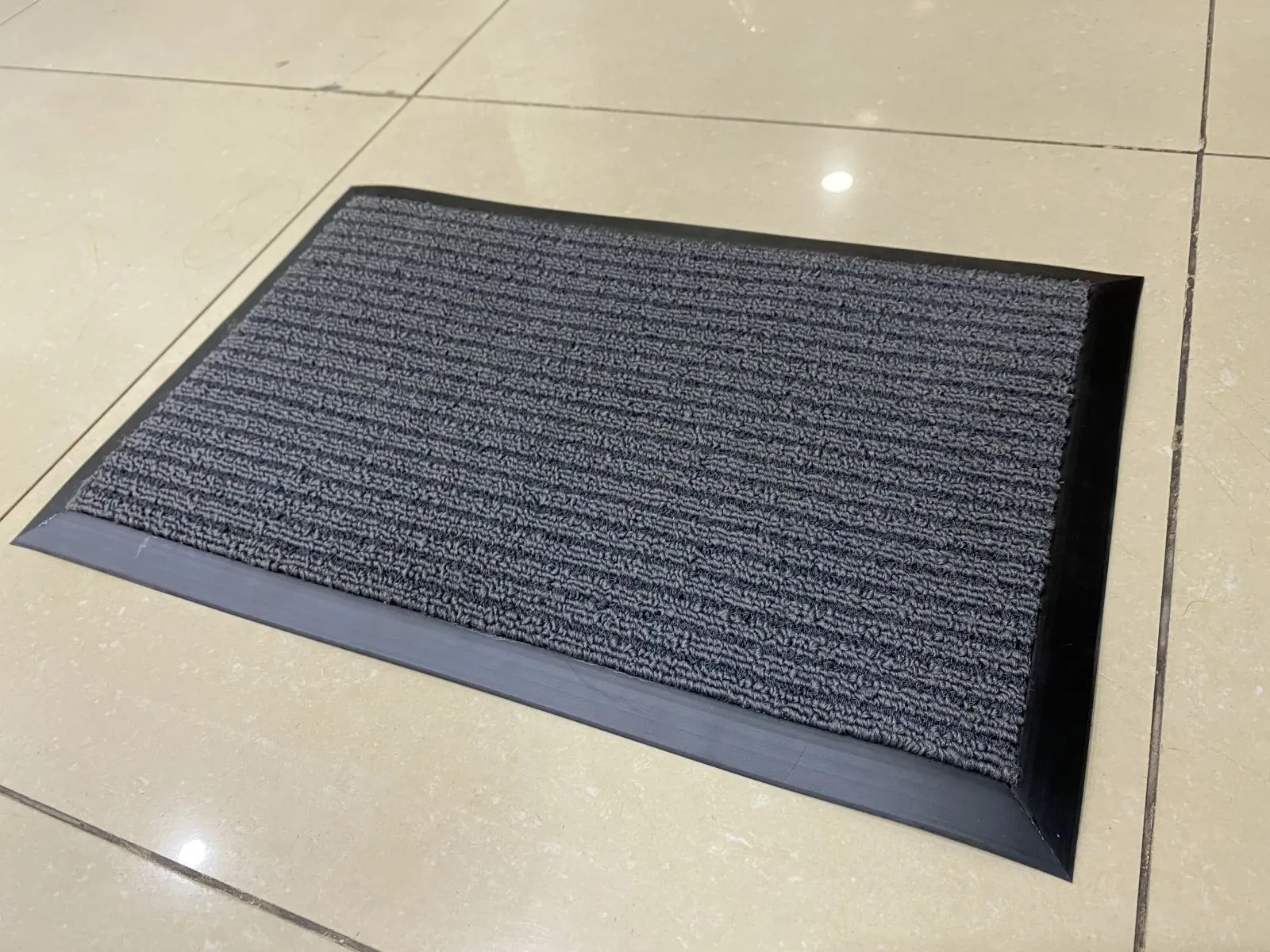 Thảm lấy bụi, giữ nước 3M Nomad Carpet Matting 4000 (Trong nhà)