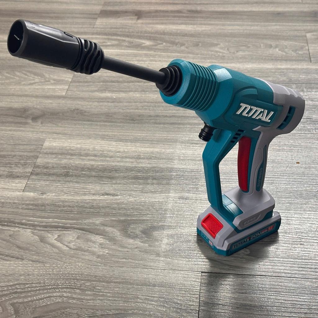 Máy xịt rửa áp lực pin 20V Total TPWLI20362 Máy rửa xe pin 24.8 bar, lưu lượng 2.8 lít/phút kèm phụ kiện