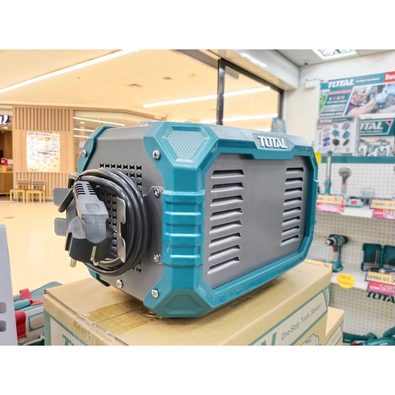 Máy sạc bình ắc quy cho xe máy và ô tô 6V/12V Total TBC1501, Dung lượng ắc quy hỗ trợ 40–90Ah - Thinksafe